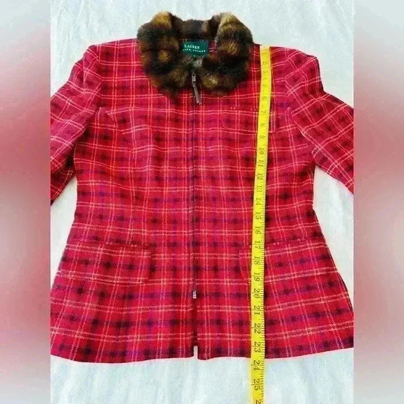 Lauren Ralph Lauren Red Plaid Jacket with Faux Fur Collar Size 6 - Picture 7 of 10